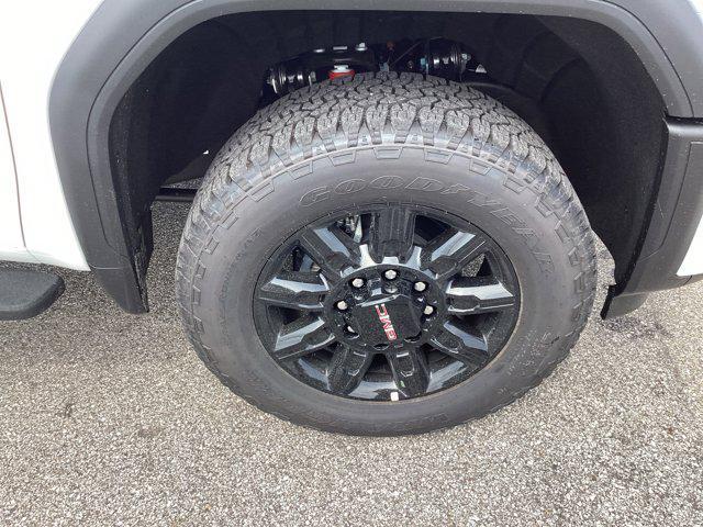 Photo of 2025 Summit White GMC Sierra 2500