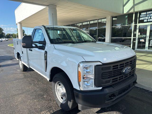 Photo of 2023 Oxford White Ford F-250