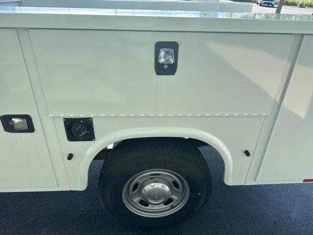 Photo of 2023 Oxford White Ford F-250