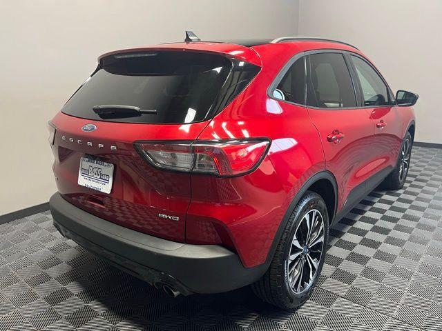 Photo of 2022 Rapid Red Metallic Tinted Clearcoat Ford Escape