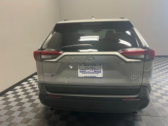 Photo of 2022 Silver Sky Toyota RAV4