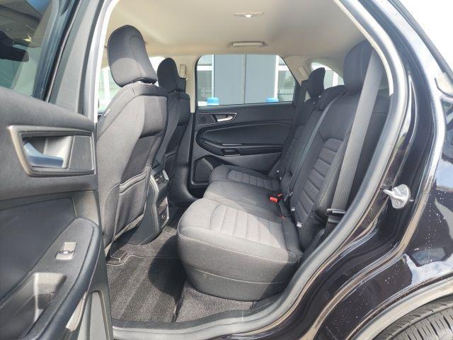 Photo of 2022 Agate Black Metallic Ford Edge