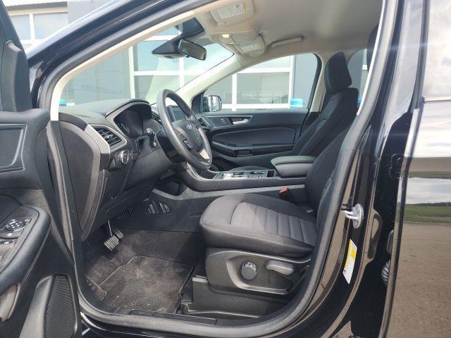 Photo of 2022 Agate Black Metallic Ford Edge
