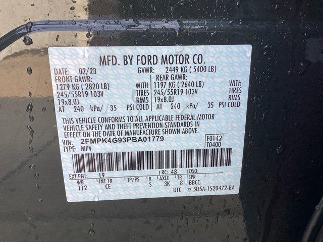 Photo of 2023 Forged Green Metallic Ford Edge
