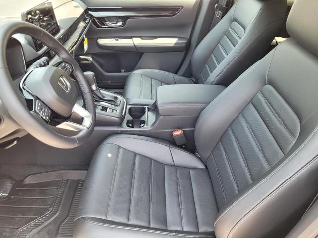 Photo of 2025 Platinum White Pearl Honda CR-V