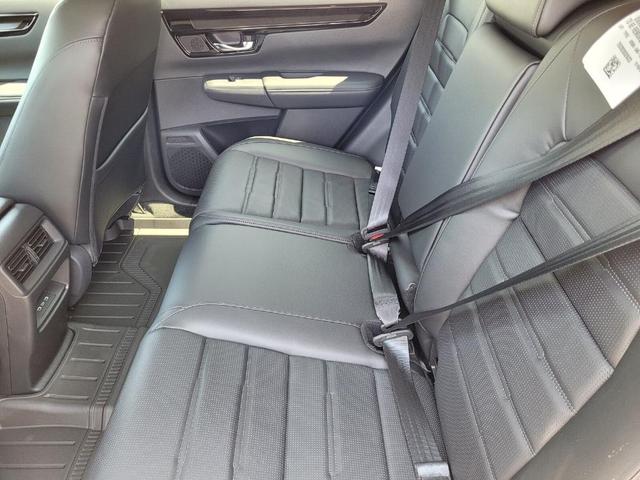 Photo of 2025 Platinum White Pearl Honda CR-V