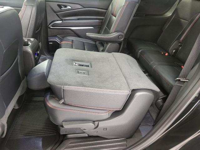 Photo of 2024 Mosaic Black Metallic Chevrolet Traverse