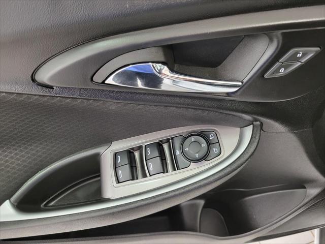 Photo of 2024 Summit White Chevrolet Malibu