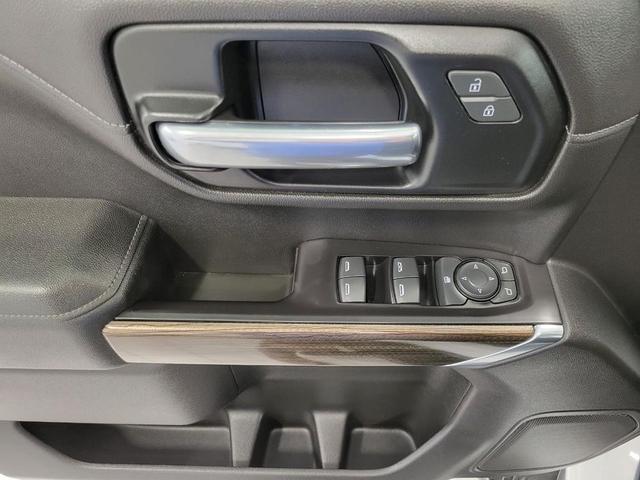 Photo of 2019 Summit White Chevrolet Silverado 1500
