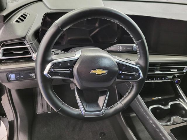 Photo of 2025 Mosaic Black Metallic Chevrolet Traverse