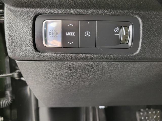 Photo of 2025 Mosaic Black Metallic Chevrolet Traverse