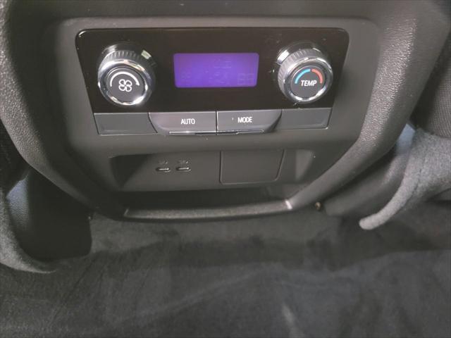 Photo of 2025 Mosaic Black Metallic Chevrolet Traverse