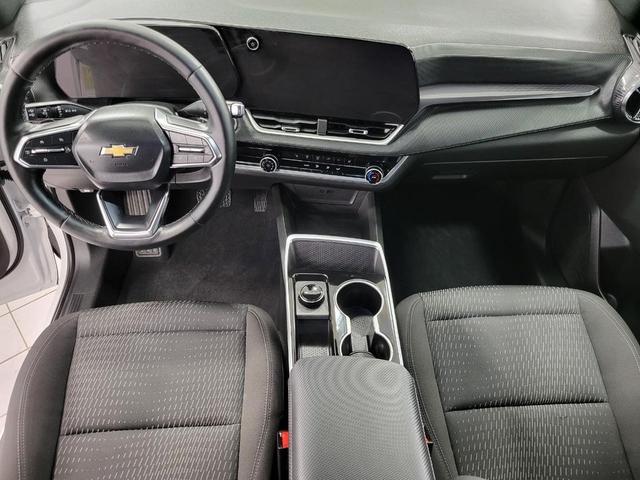 Photo of 2026 Summit White Chevrolet Equinox