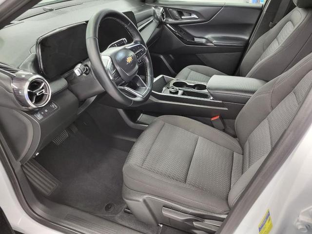 Photo of 2026 Summit White Chevrolet Equinox