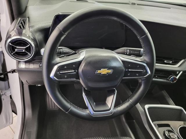 Photo of 2026 Summit White Chevrolet Equinox