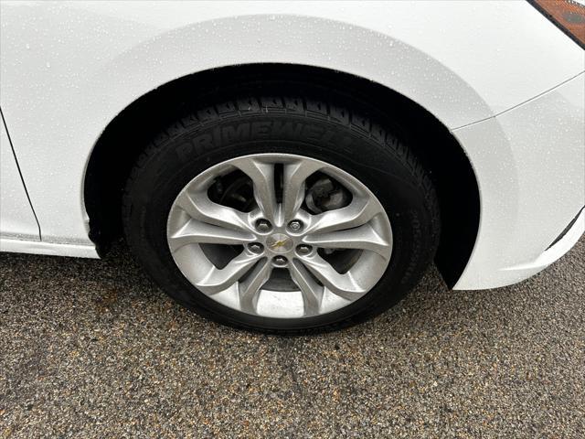 Photo of 2019 WHITE Chevrolet Cruze