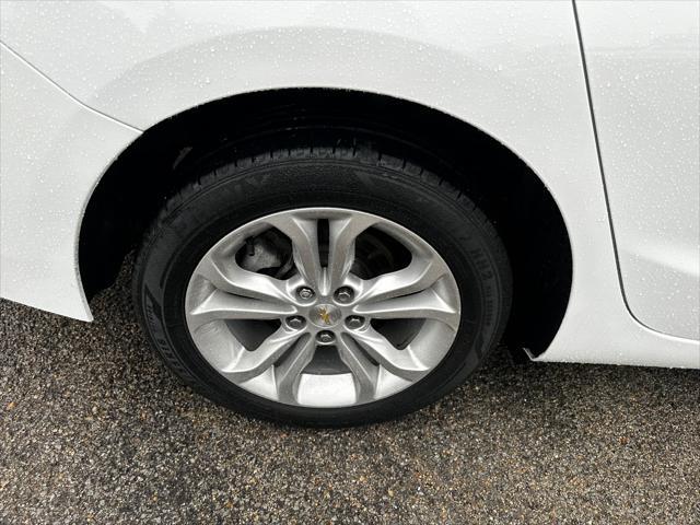 Photo of 2019 WHITE Chevrolet Cruze