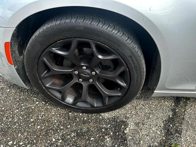 Photo of 2020 GRAY Chrysler 300