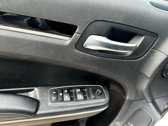 Photo of 2020 GRAY Chrysler 300