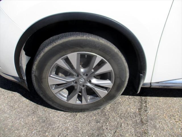Photo of 2015 WHITE Nissan Murano