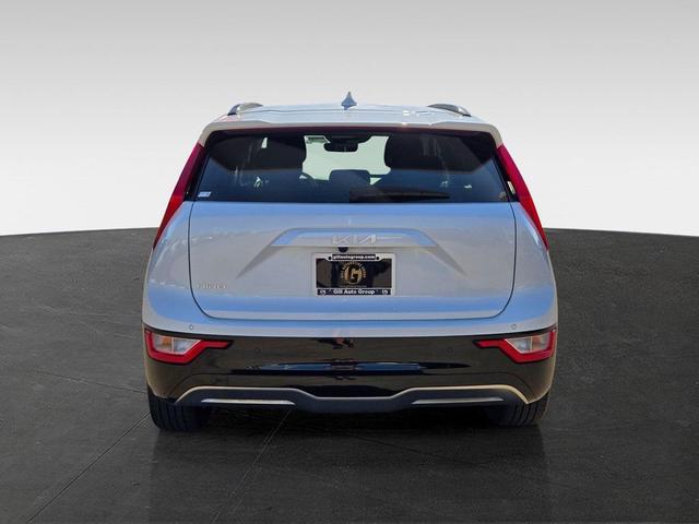 Photo of 2023 Snow White Pearl Kia Niro EV