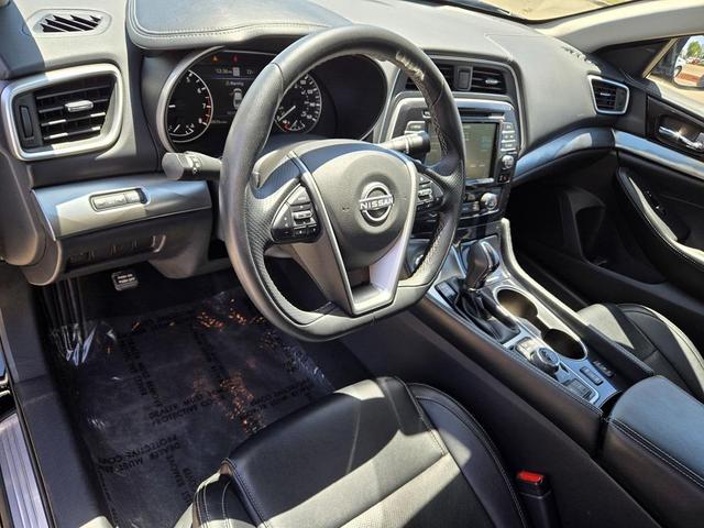 Photo of 2023 Super Black Nissan Maxima