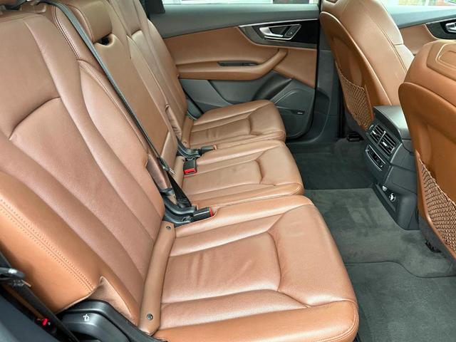 Photo of 2019 Navarra Blue Metallic Audi Q7