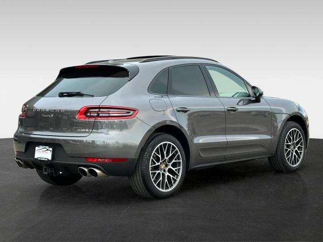 Photo of 2018 Gray Porsche Macan