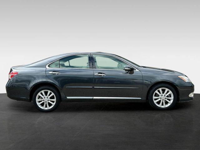 Photo of 2010 Gray Lexus ES 350