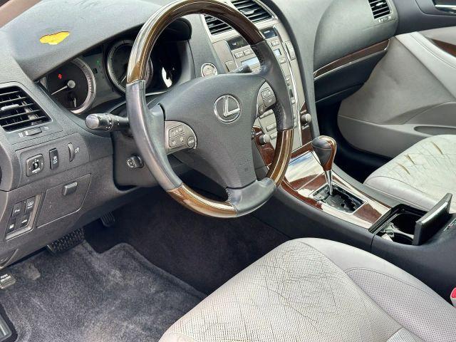 Photo of 2010 Gray Lexus ES 350