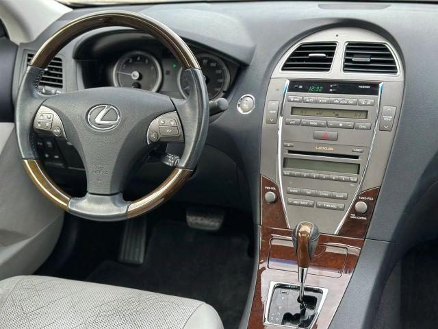 Photo of 2010 Gray Lexus ES 350