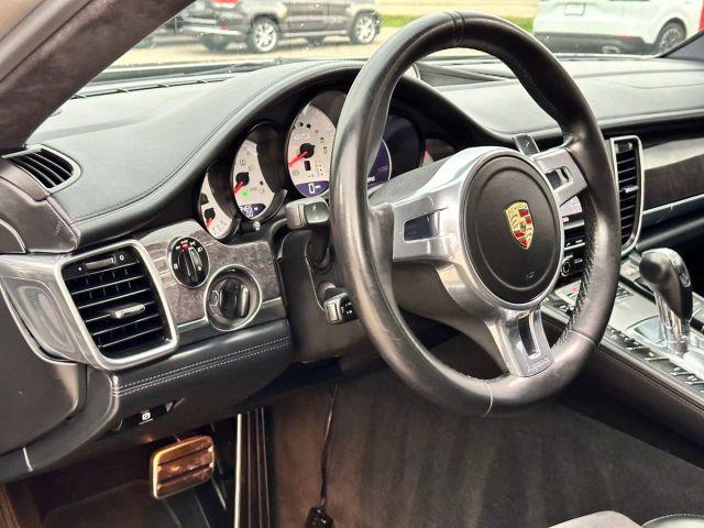 Photo of 2013 Silver Porsche Panamera