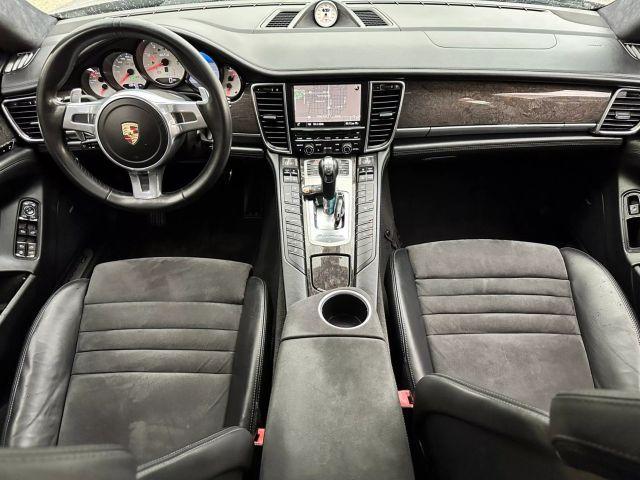 Photo of 2013 Silver Porsche Panamera