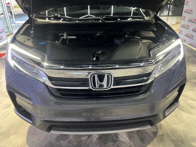 Photo of 2022 Gray Honda Pilot