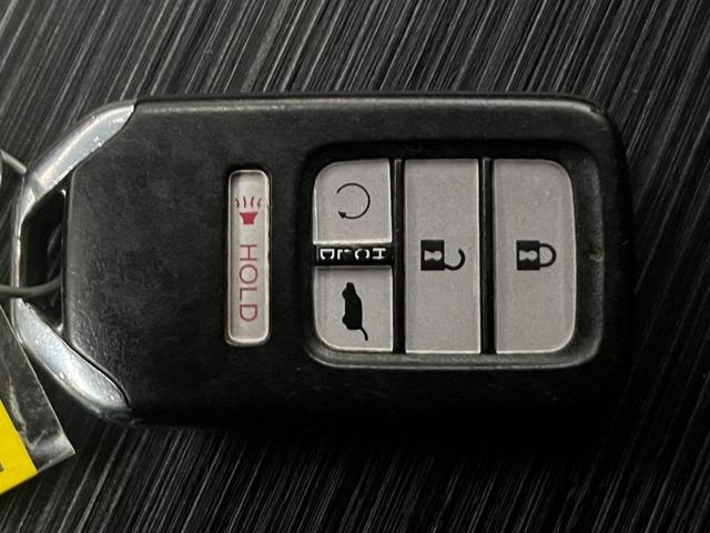 Photo of 2022 Gray Honda Pilot