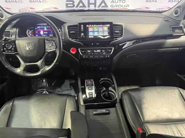 Photo of 2022 Gray Honda Pilot