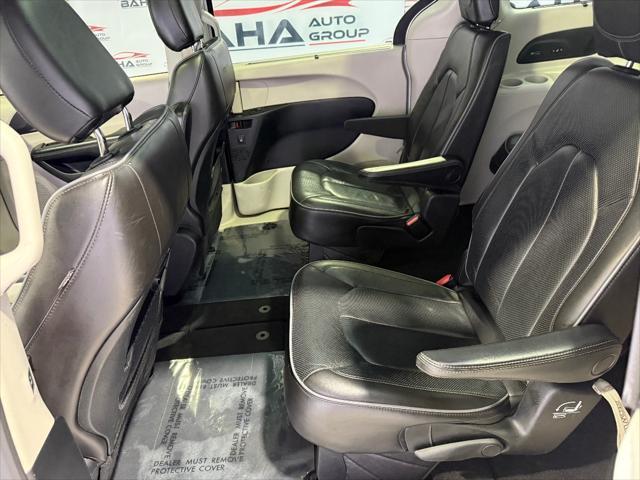 Photo of 2020 Bright White Clearcoat Chrysler Pacifica