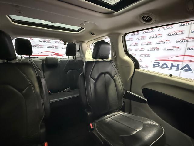 Photo of 2020 Bright White Clearcoat Chrysler Pacifica