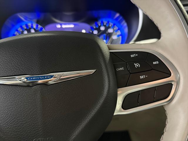 Photo of 2020 Bright White Clearcoat Chrysler Pacifica