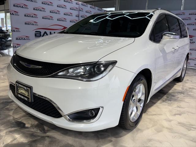 Photo of 2020 Bright White Clearcoat Chrysler Pacifica
