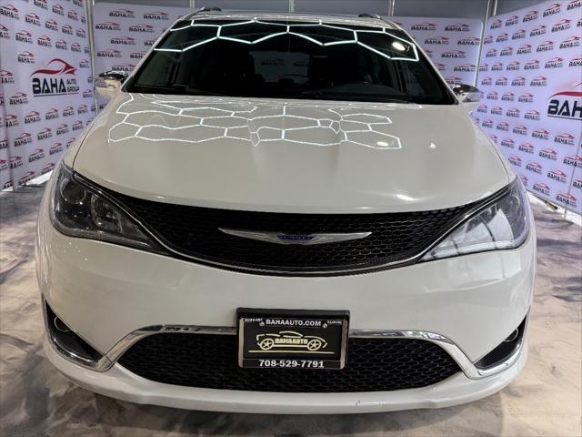 Photo of 2020 Bright White Clearcoat Chrysler Pacifica