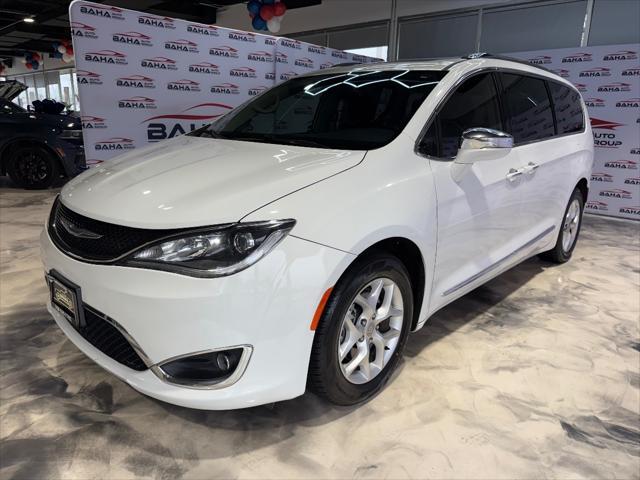 Photo of 2020 Bright White Clearcoat Chrysler Pacifica