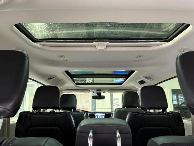 Photo of 2020 Bright White Clearcoat Chrysler Pacifica
