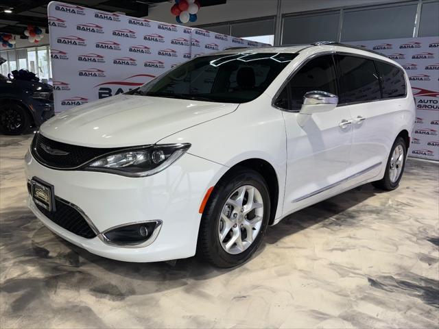 Photo of 2020 Bright White Clearcoat Chrysler Pacifica