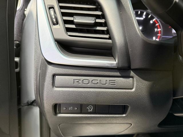 Photo of 2024 Brilliant Silver Metallic Nissan Rogue