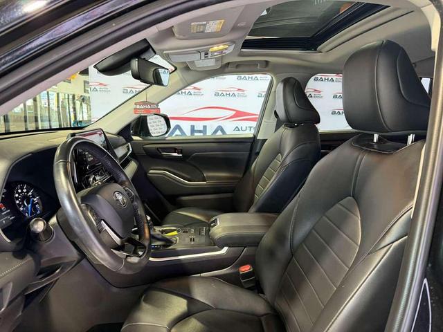 Photo of 2021 Midnight Black Metallic Toyota Highlander Hybrid