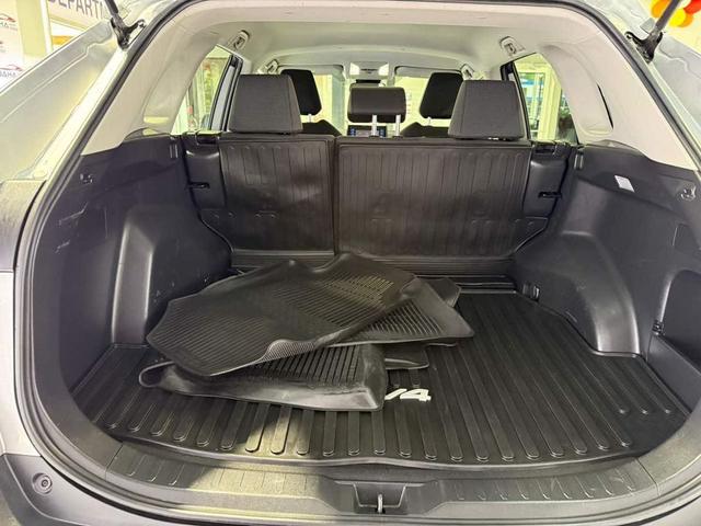 Photo of 2022 Silver Sky Metallic Toyota RAV4