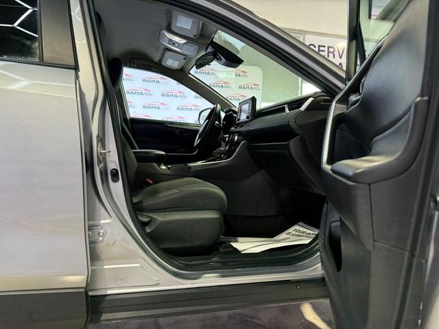 Photo of 2022 Silver Sky Metallic Toyota RAV4