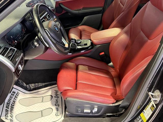 Photo of 2022 Black Sapphire Metallic BMW X4