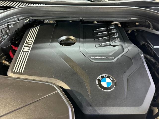 Photo of 2022 Black Sapphire Metallic BMW X4